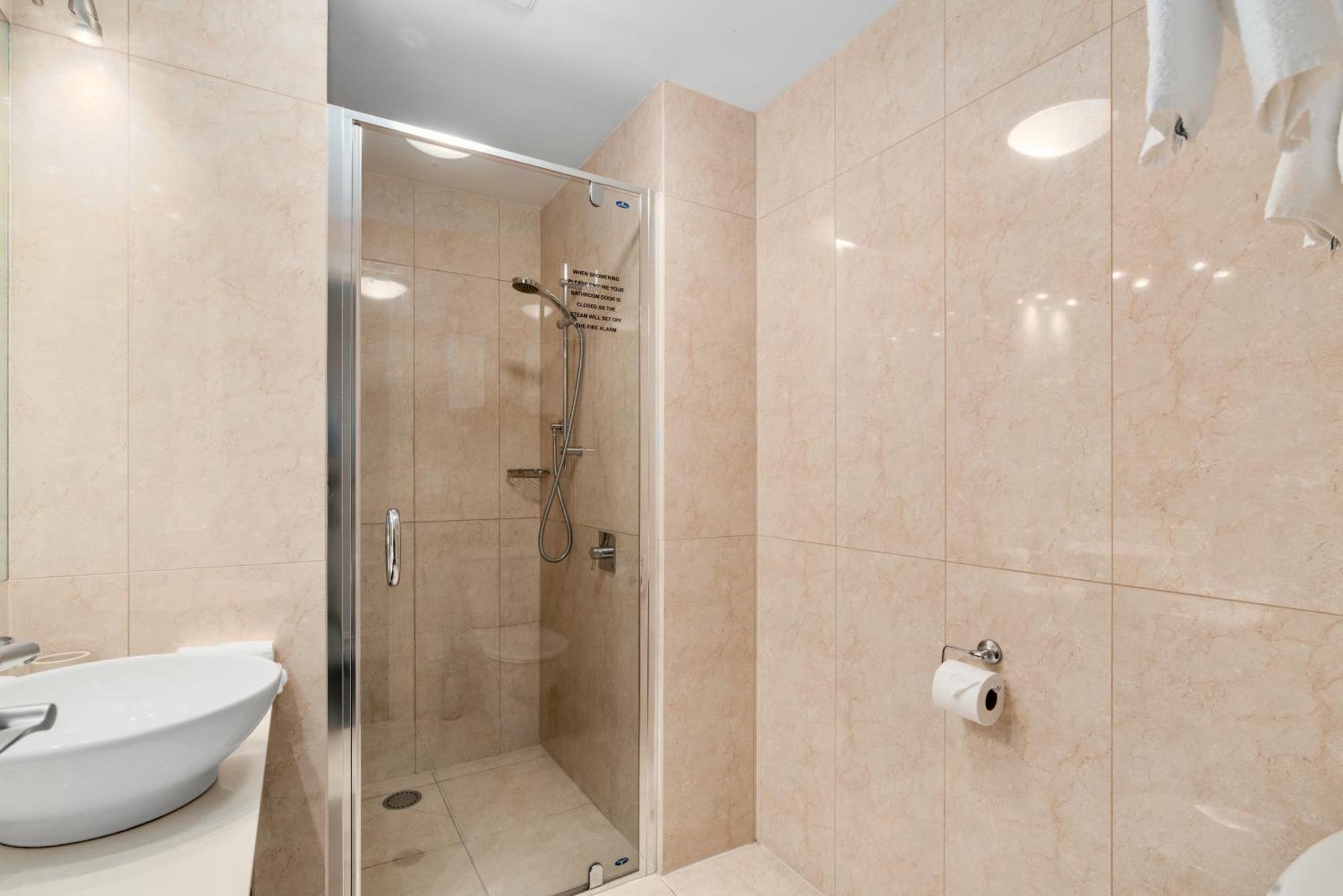 The Beacon - 2 Bedroom Town Center Apartment Distretto di Distretto di Queenstown Esterno foto